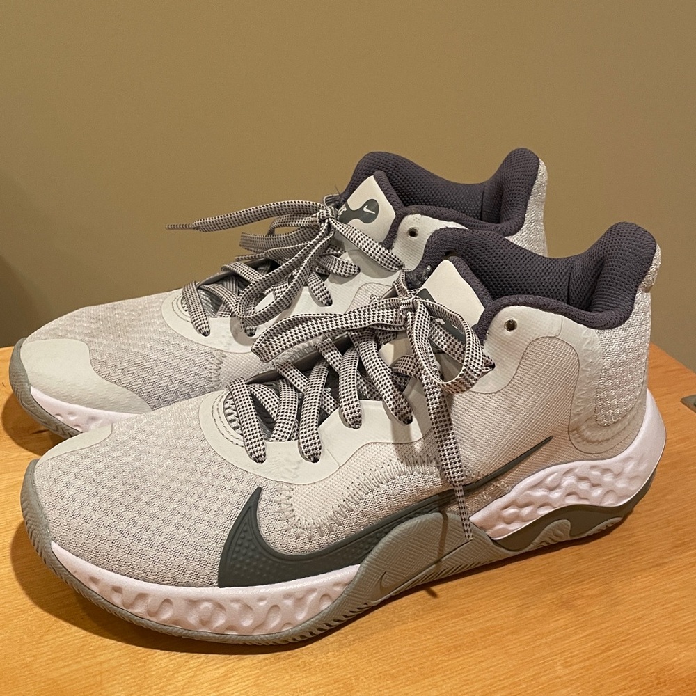 Nike Renew Elevate Photon Dust White Women’s  Athletic Shoes